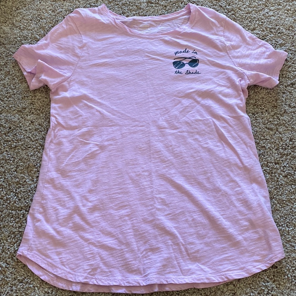 Old navy tshirt